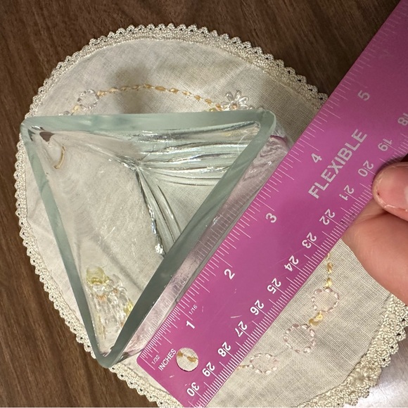 Heavy Bottom Triangle Vase - Picture 4 of 7